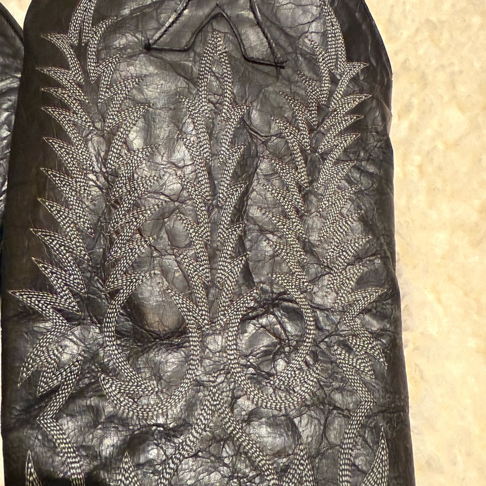 Old Gringo Black with Silver Stitching Cowboy Boots - Picture 4 of 8